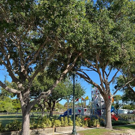 Cozy Studio Near Atlantic Ave W/Private Patio Apartment Delray Beach Exterior photo